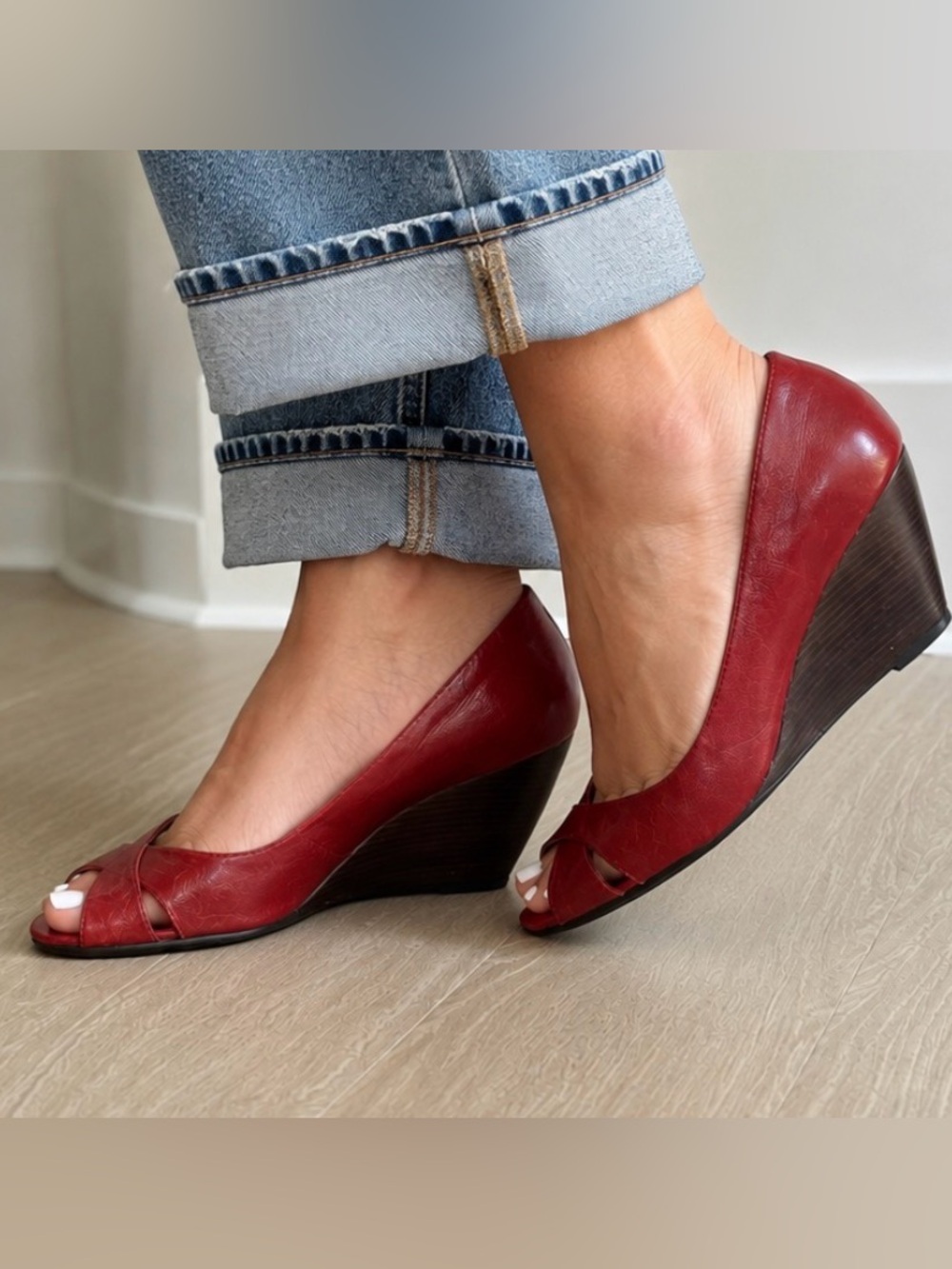 ANDARELLA Women's Red Open-Toe Crossover Heels